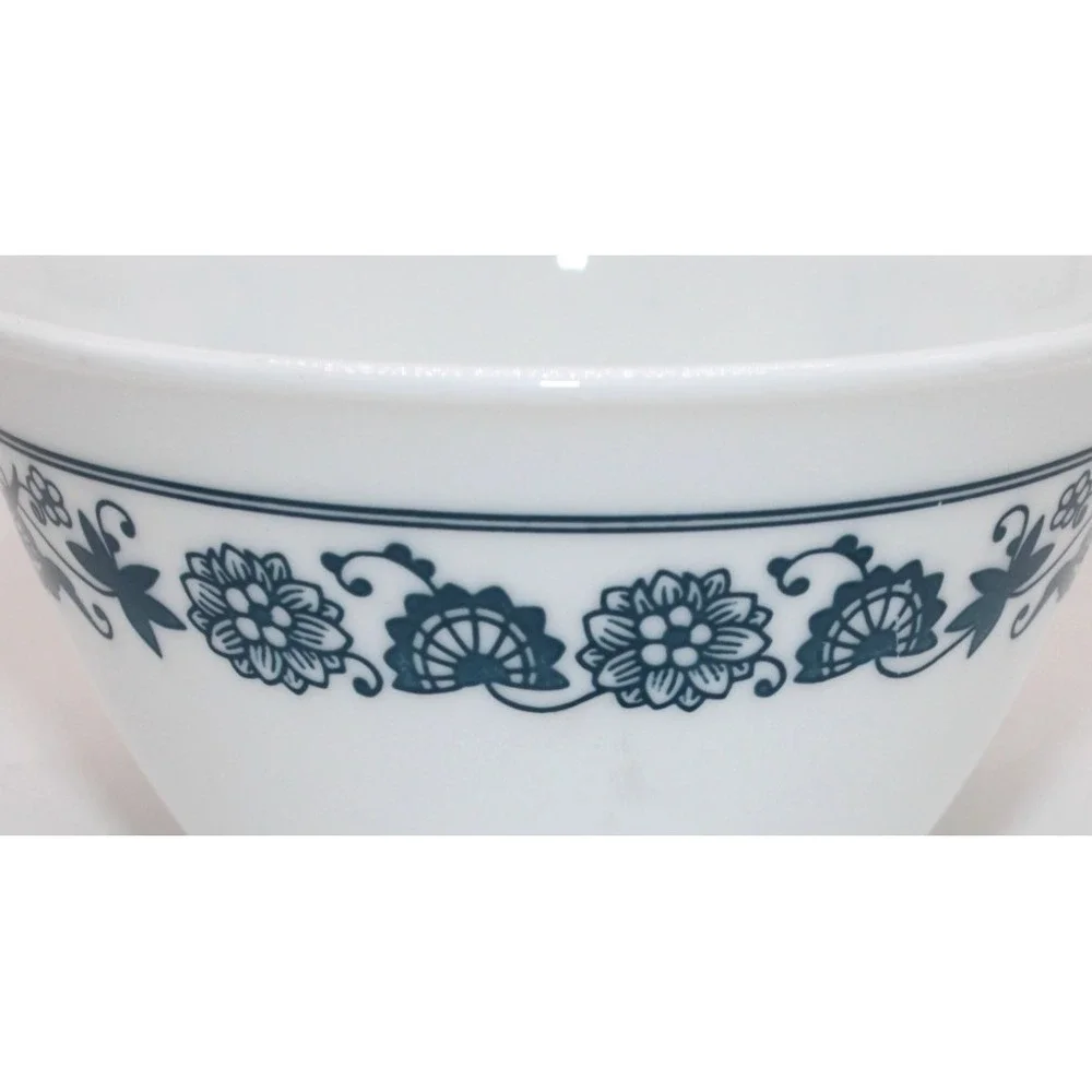 Corelle Open Hook Handle Coffee Cup Set of 4 VTG Old Town Blue Onion White